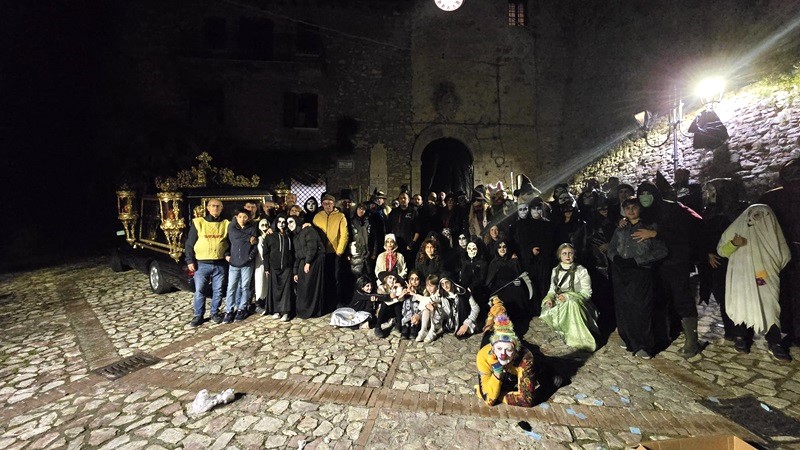 immagine notizia (ptn) Sismano (Avigliano Umbro), grande successo per il “Borgo degli Orrori”